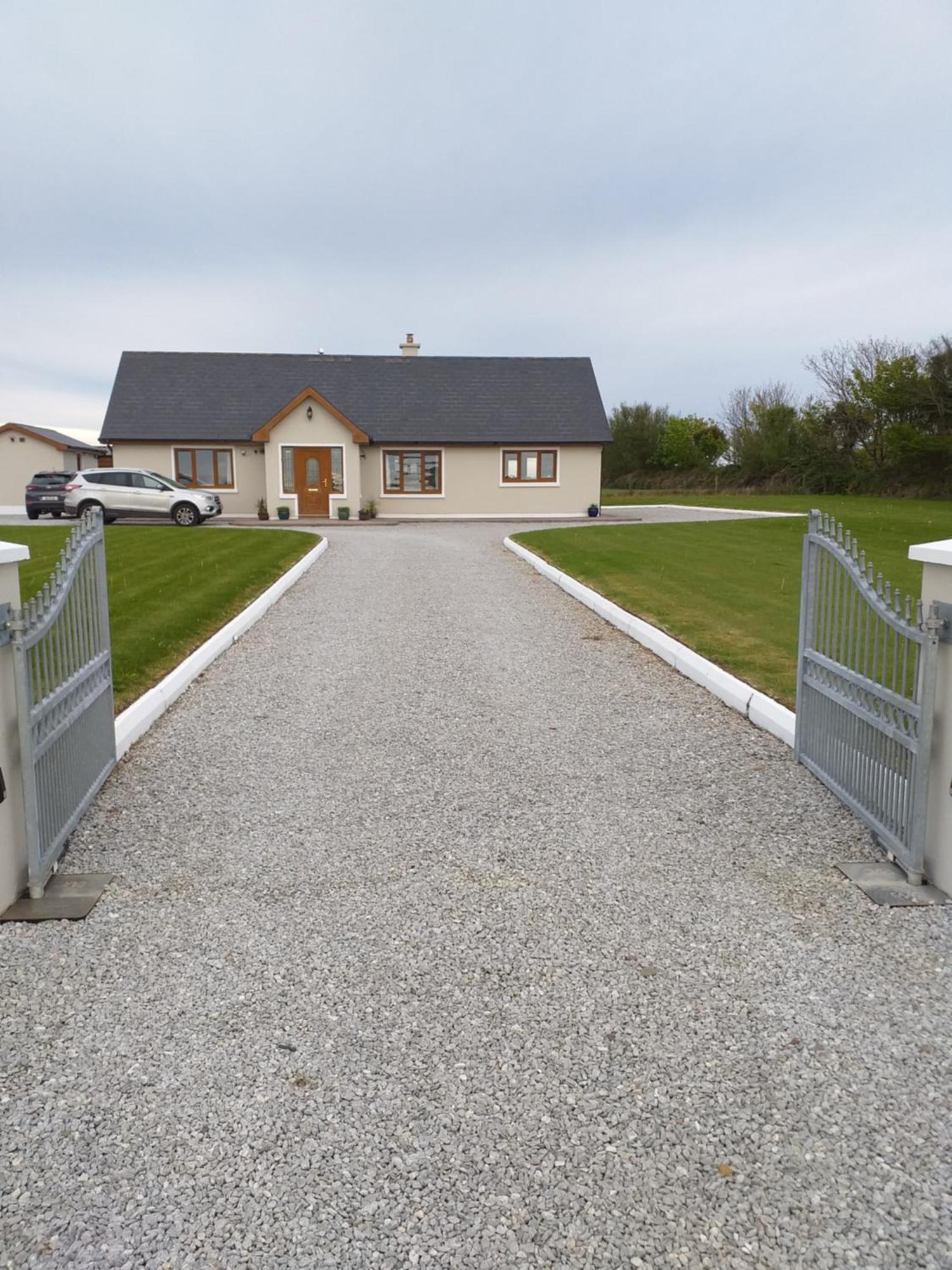 Beachmount House Garryvoe Exterior photo